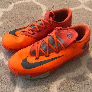 KD 6 size 5.5 boys basketball shoes